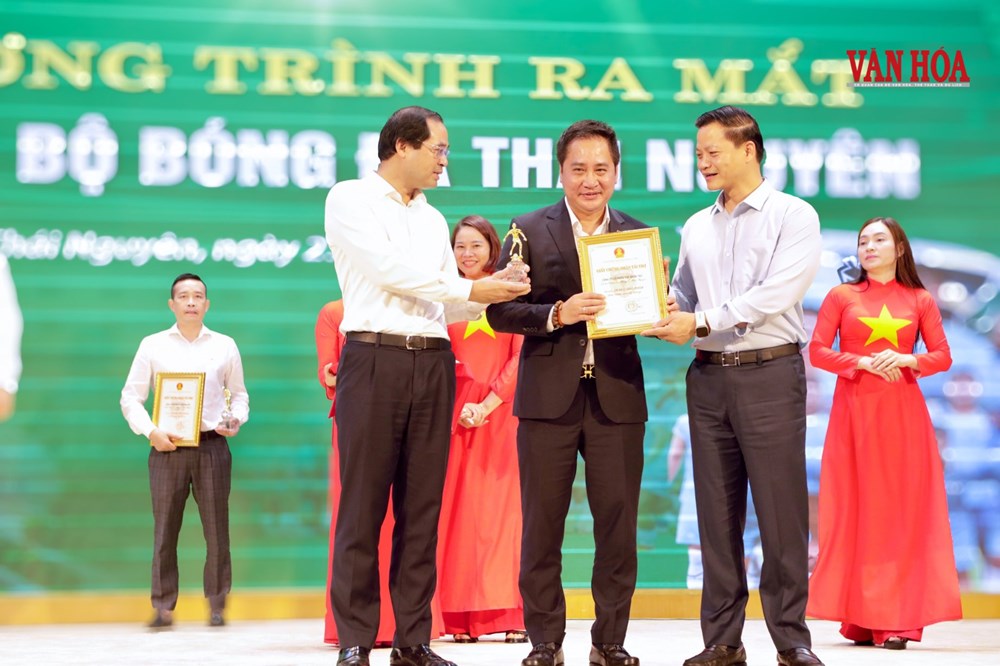 FC Thái Nguyên nhận cam kết tài trợ hơn 115 tỉ đồng trong ngày ra mắt - ảnh 4