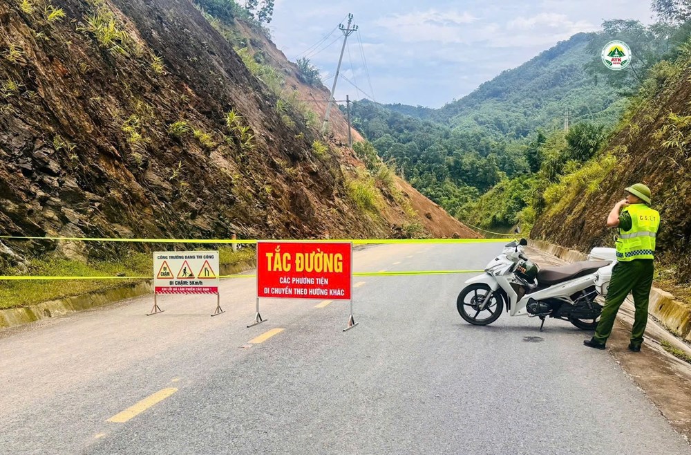 Vết nứt lớn trên sườn đồi uy hiếp QL.3B ở Thái Nguyên - ảnh 3