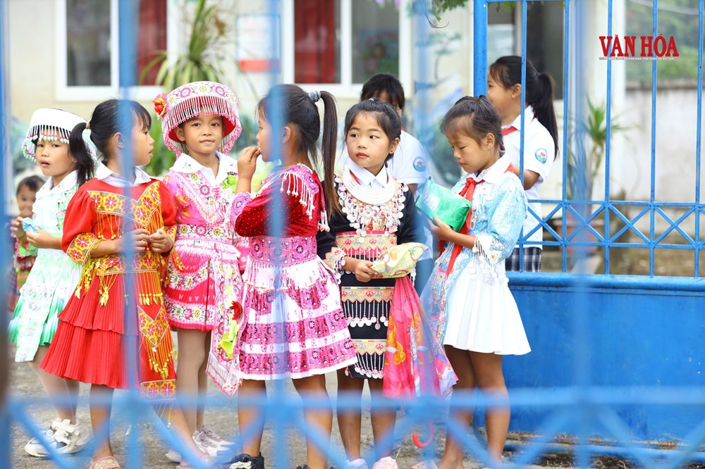 Sắc màu văn hóa trong ngày khai giảng giữa núi rừng Thái Nguyên - ảnh 8