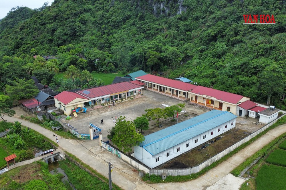Sắc màu văn hóa trong ngày khai giảng giữa núi rừng Thái Nguyên - ảnh 1