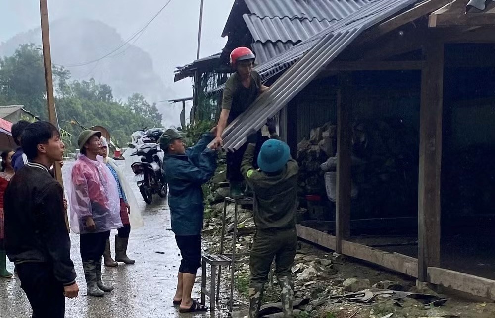 Lào Cai di dời loạt hộ dân khỏi khu vực sạt lở - ảnh 2