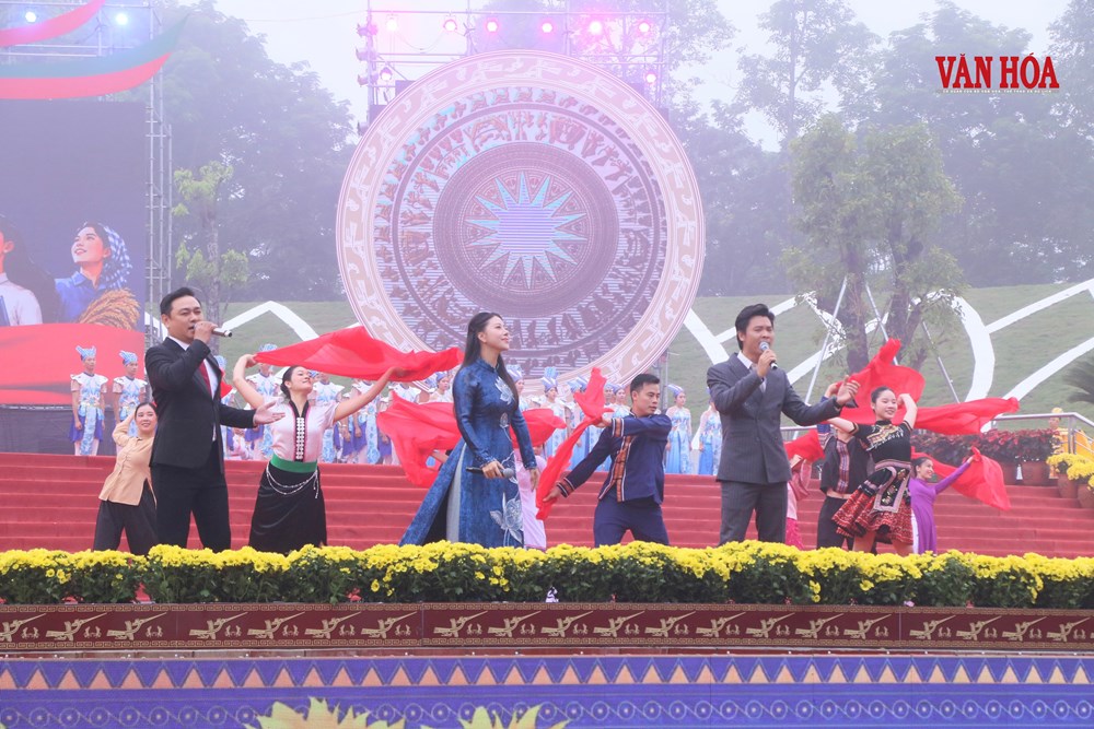 Tổng Bí thư, Chủ tịch nước Tô Lâm dự lễ khánh thành Tượng đài “Bác Hồ với ngày hội non sông“ - ảnh 10