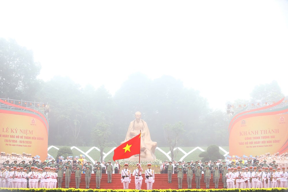 Tổng Bí thư, Chủ tịch nước Tô Lâm dự lễ khánh thành Tượng đài “Bác Hồ với ngày hội non sông“ - ảnh 8