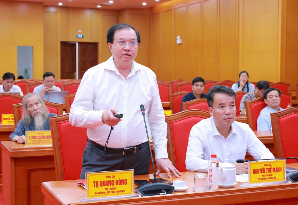 Thái Nguyên góp ý mẫu tượng đài Bác Hồ tại ATK Định Hóa - ảnh 2