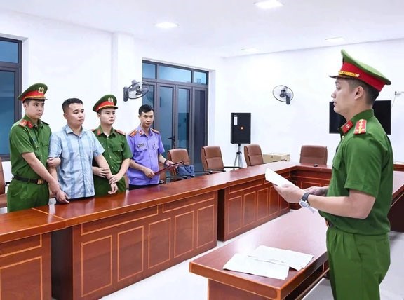 Khởi tố Giám đốc Sở GD&ĐT tỉnh Tuyên Quang - ảnh 2