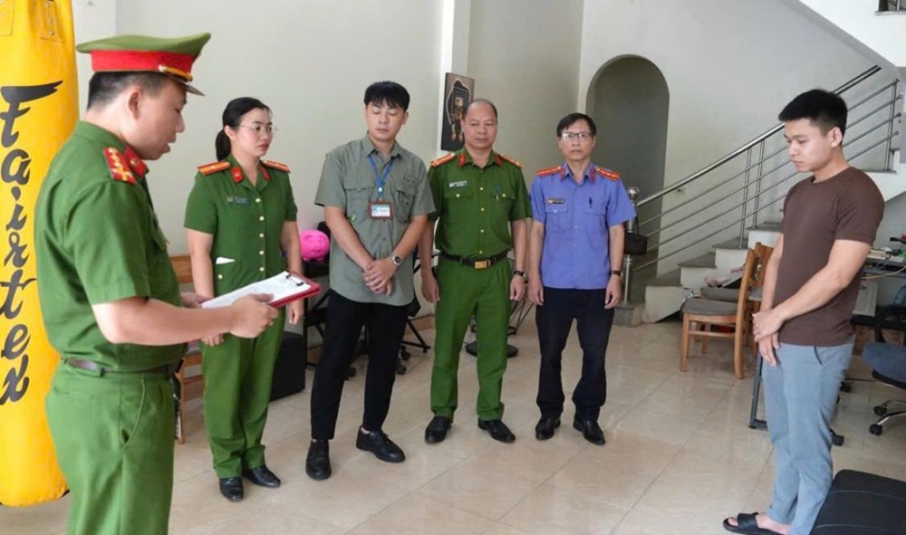 Khởi tố người bán gần 9 tấn thảo mộc không rõ nguồn gốc - ảnh 2