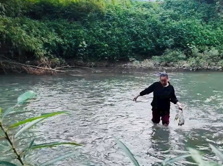 Xác minh hiện tượng nước sông Cầu trắng đục chưa rõ nguyên nhân - ảnh 2