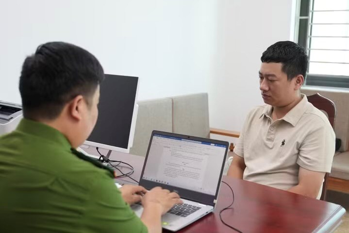 Lào Cai xử lý gần 2.000 vụ buôn lậu trong 9 tháng đầu năm - ảnh 2
