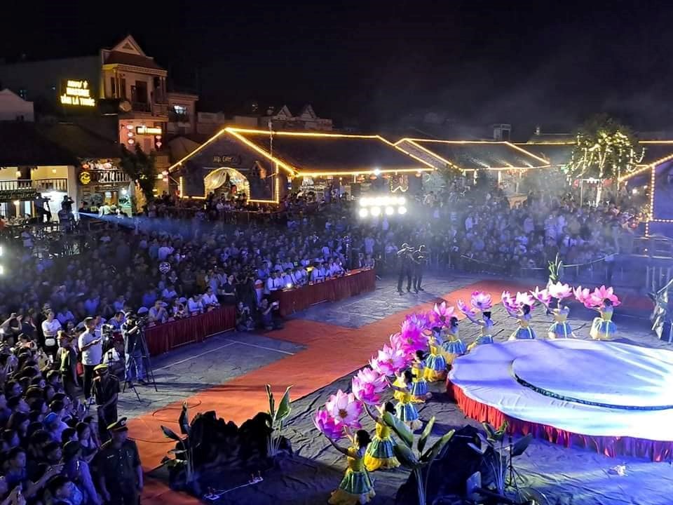 Lên cao nguyên đá Đồng Văn thưởng thức “tiếng Khèn trên mây“ - ảnh 5