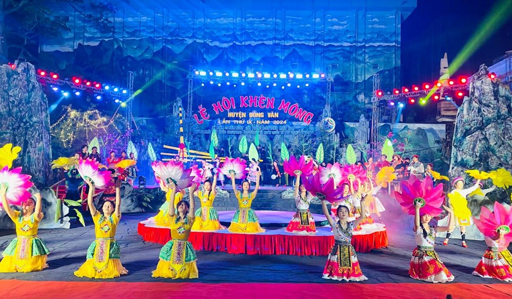 Lên cao nguyên đá Đồng Văn thưởng thức “tiếng Khèn trên mây“ - ảnh 3