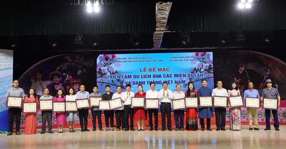 Bế mạc triển lãm “Du lịch qua các miền di sản và danh thắng Việt Nam” - ảnh 1
