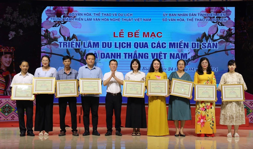 Bế mạc triển lãm “Du lịch qua các miền di sản và danh thắng Việt Nam” - ảnh 2