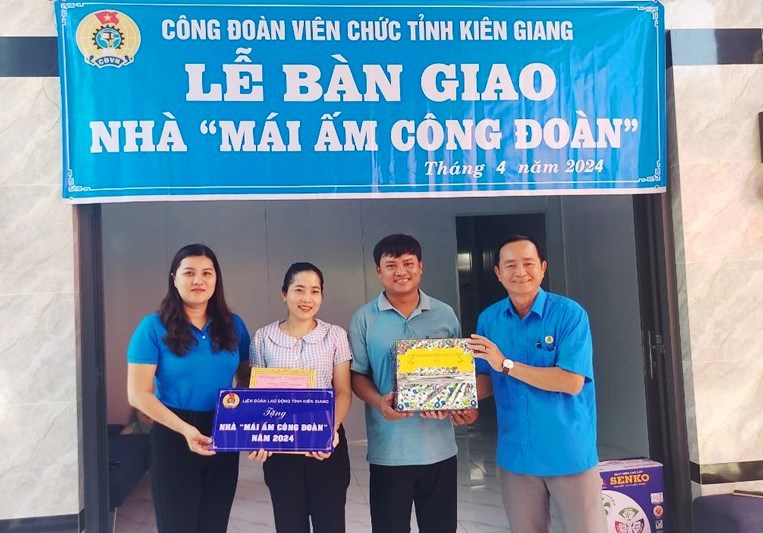 Kiên Giang nhiều hoạt động trong Tháng Công nhân  - ảnh 1