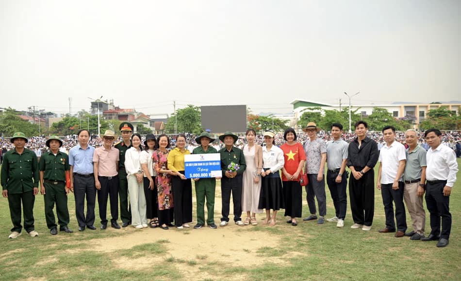 Kịp thời động viên lực lượng tham gia diễu binh, diễu hành kỷ niệm 70 năm Chiến thắng Điện Biên Phủ - ảnh 4