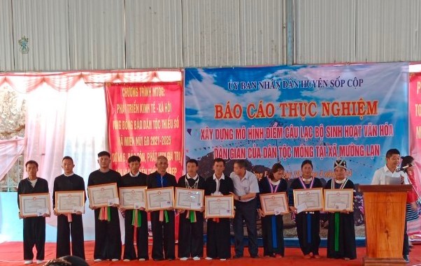 Bảo tồn nét đẹp văn hóa dân tộc Mông ở Mường Lạn gắn với phát triển du lịch - ảnh 4