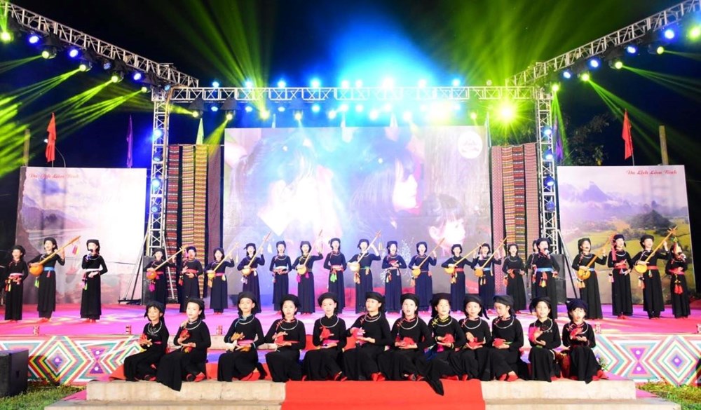 Nghi lễ nhảy lửa của người Pà Thẻn là sản phẩm du lịch đặc trưng của Lâm Bình - ảnh 2