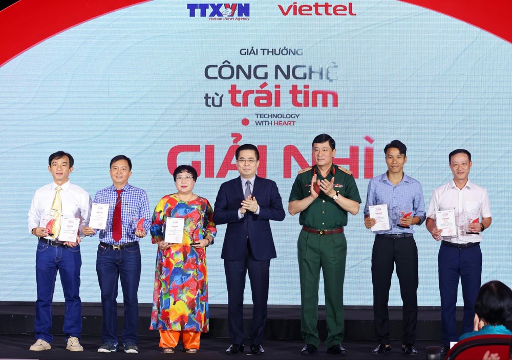 Trao giải ảnh, video “Công nghệ từ trái tim-Technology with heart“ - ảnh 3
