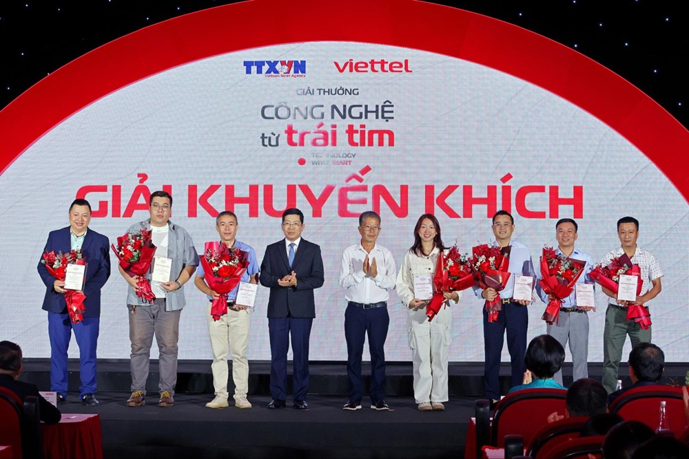 Trao giải ảnh, video “Công nghệ từ trái tim-Technology with heart“ - ảnh 5