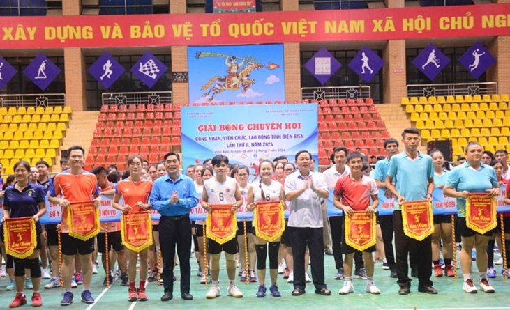 Giải bóng chuyền hơi công nhân viên chức, lao động Điện Biên năm 2024 - ảnh 1