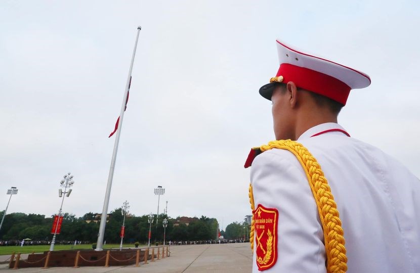 Lễ thượng cờ rủ Quốc tang Tổng Bí thư Nguyễn Phú Trọng - ảnh 1