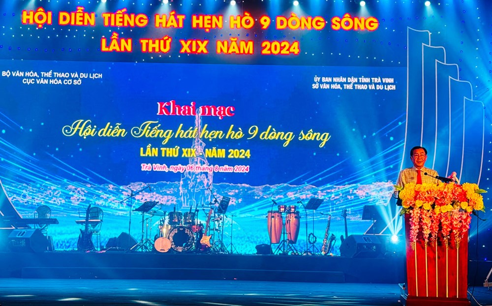 Rực rỡ sắc màu trong đêm khai mạc Hội diễn “Tiếng hát hẹn hò 9 dòng sông” - ảnh 2