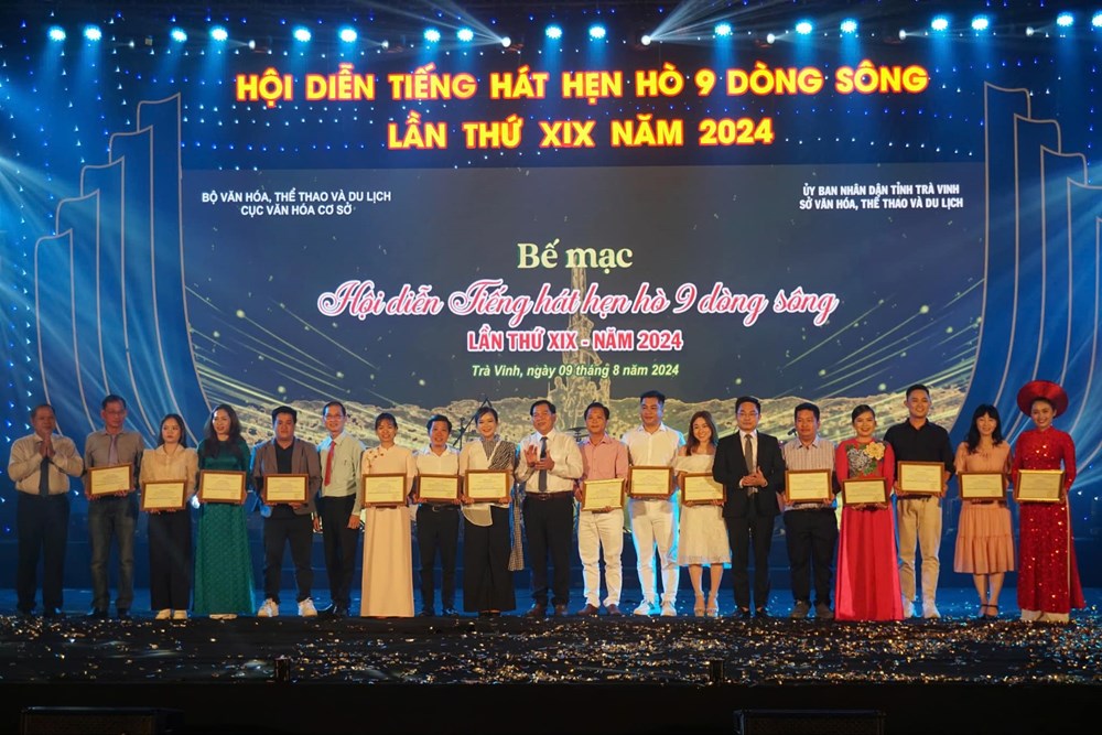 Bế mạc Hội diễn “Tiếng hát hẹn hò 9 dòng sông” lần thứ 19 - ảnh 4