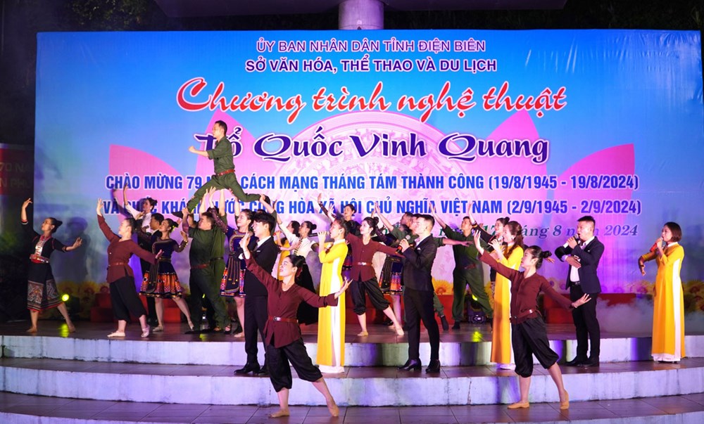 Điện Biên tổ chức biểu diễn nghệ thuật kỷ niệm Cách mạng tháng Tám và Quốc khánh 2.9 - ảnh 2