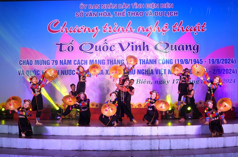Điện Biên tổ chức biểu diễn nghệ thuật kỷ niệm Cách mạng tháng Tám và Quốc khánh 2.9 - ảnh 5