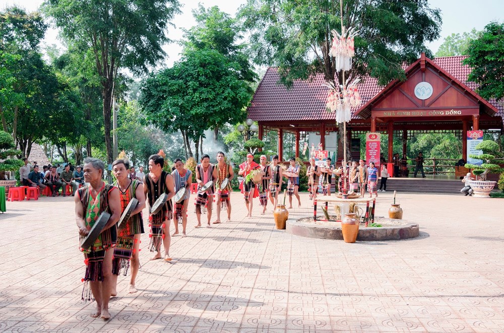 Bình Phước bảo tồn văn hóa truyền thống các dân tộc S'tiêng, M'nông, Khmer - ảnh 1
