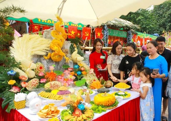 Vui “Tết độc lập” cùng đồng bào các dân tộc trên cao nguyên Mộc Châu - ảnh 6