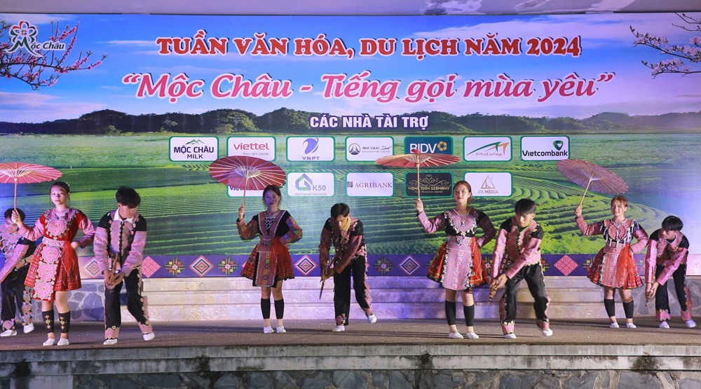 Vui “Tết độc lập” cùng đồng bào các dân tộc trên cao nguyên Mộc Châu - ảnh 5