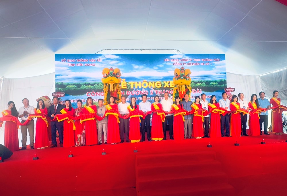 Thông xe tuyến đường bộ ven biển kết nối Kiên Giang với Cà Mau - ảnh 1