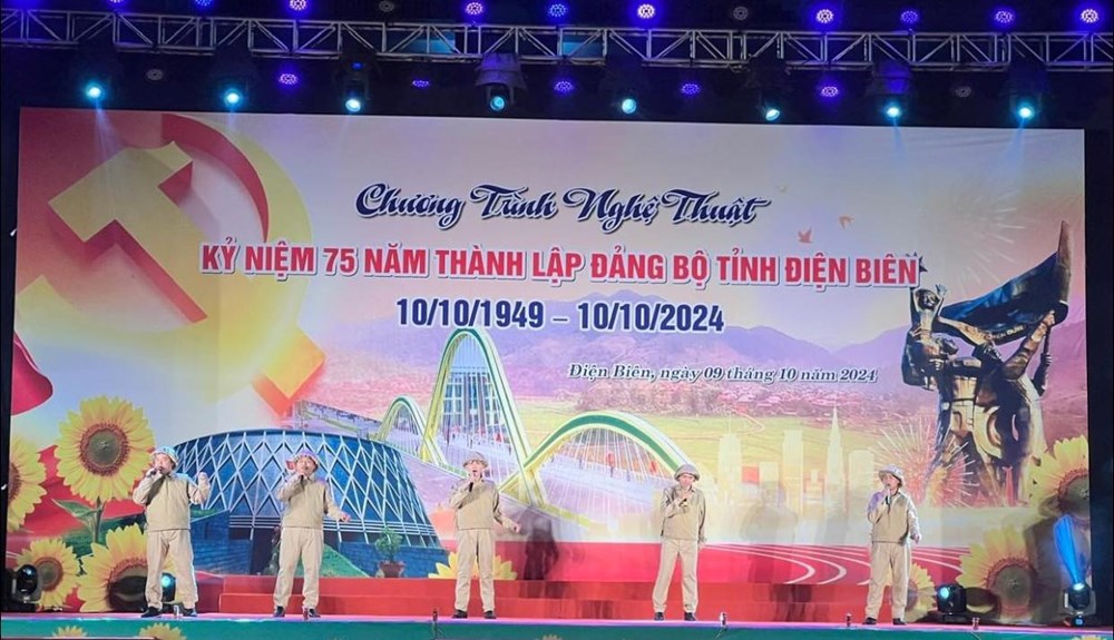 Đặc sắc chương trình nghệ thuật “Đảng niềm tin sáng mãi” - ảnh 3