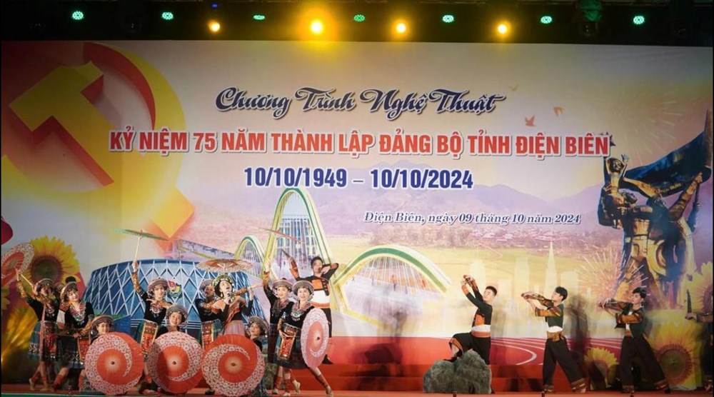 Đặc sắc chương trình nghệ thuật “Đảng niềm tin sáng mãi” - ảnh 4