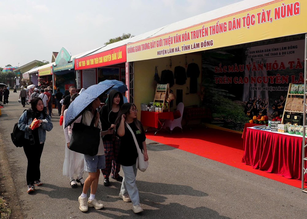 Đặc sắc không gian di sản văn hóa Then tại “Ngôi nhà chung“ - ảnh 4