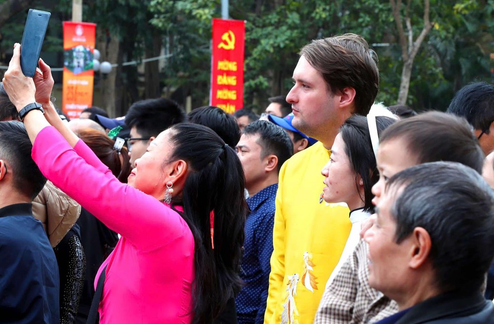 Hàng ngàn người dân và du khách tham dự Lễ hội gò Đống Đa - ảnh 15