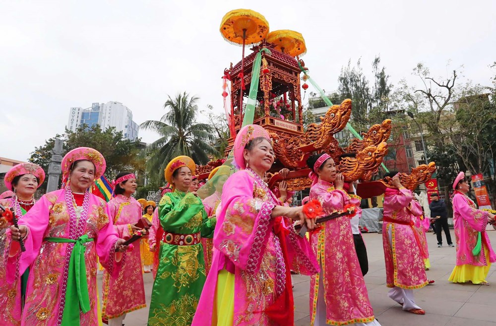 Hàng ngàn người dân và du khách tham dự Lễ hội gò Đống Đa - ảnh 3