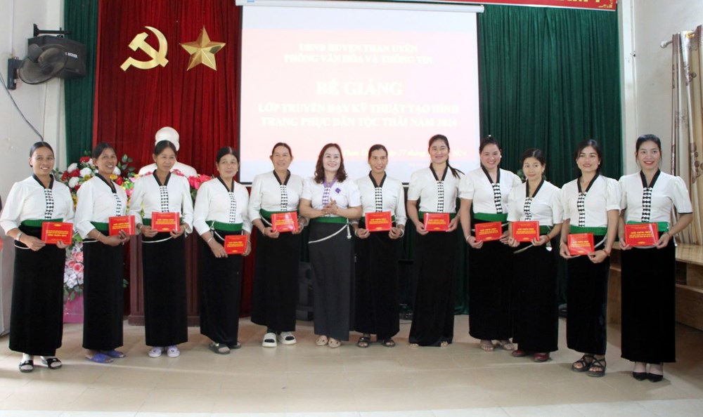 Truyền dạy kỹ thuật tạo hình trang phục truyền thống dân tộc Thái - ảnh 2