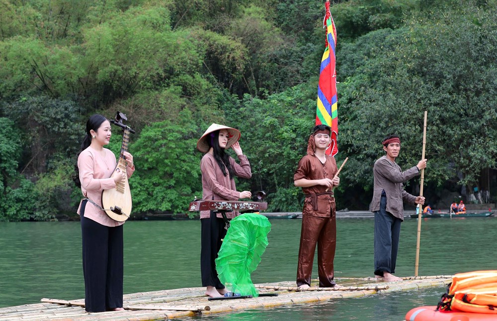 “Tràng An - Di sản ngàn năm, hồn thiêng sông núi