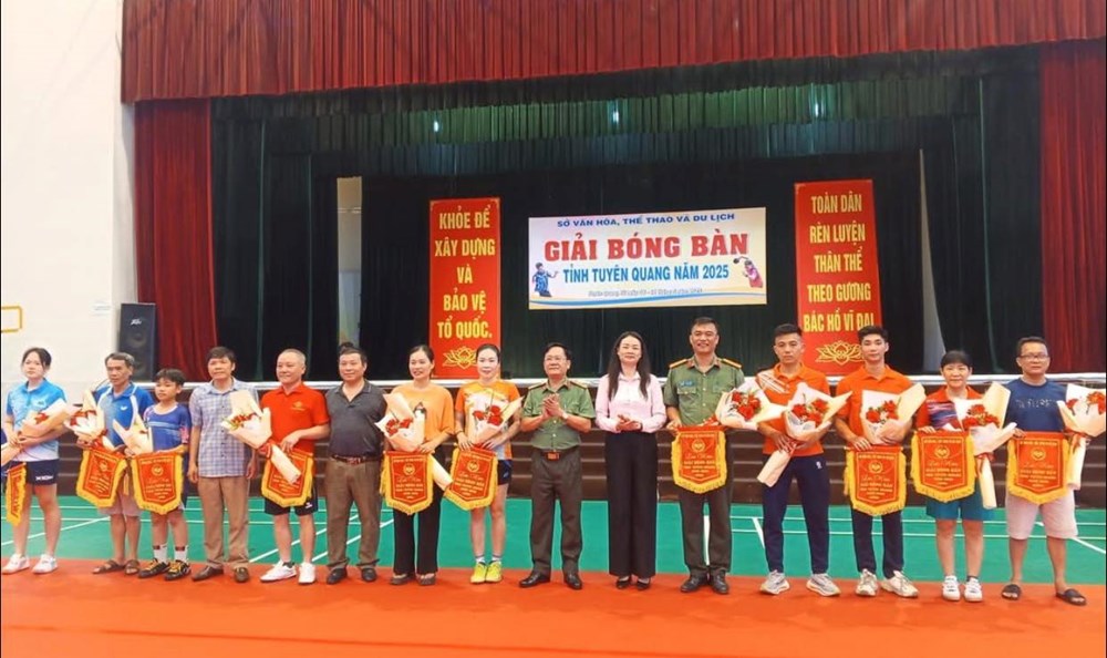 Hơn 120 VĐV tham gia Giải bóng bàn tỉnh Tuyên Quang 2025 - ảnh 1