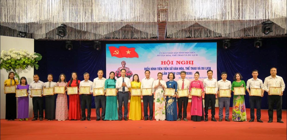 Điện Biên: Biểu dương 56 tập thể, cá nhân điển hình tiên tiến ngành VHTTDL - ảnh 3
