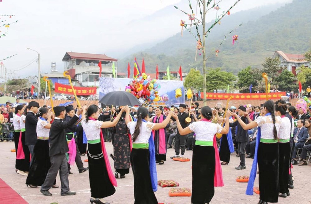 Người Thái trắng ở Mường Lay tích cực gìn giữ bản sắc văn hóa dân tộc - ảnh 2