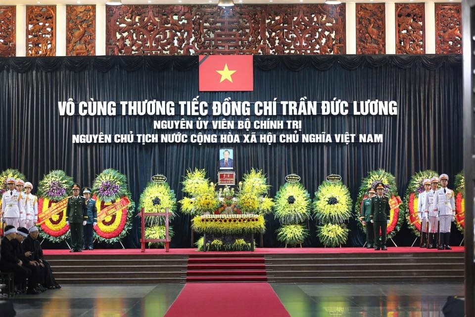 Đưa linh cữu nguyên Chủ tịch nước Trần Đức Lương trở về quê nhà - ảnh 1
