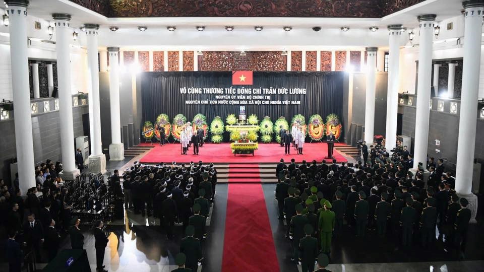 Đưa linh cữu nguyên Chủ tịch nước Trần Đức Lương trở về quê nhà - ảnh 7