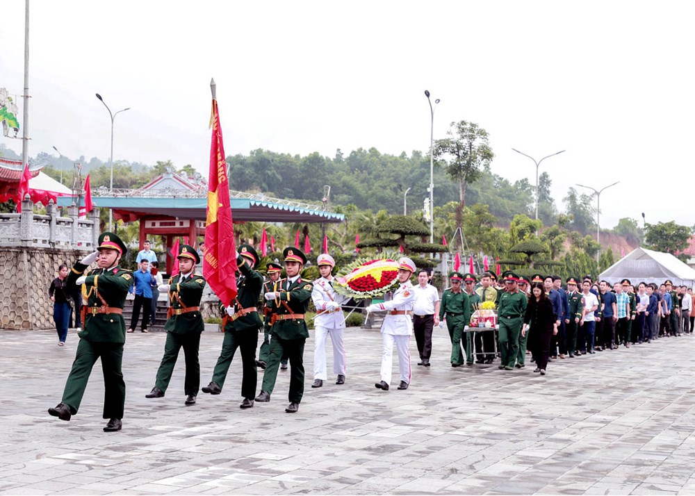 Truy điệu và an táng hài cốt liệt sĩ Linh Quang Giắng tại Nghĩa trang Liệt sĩ quốc gia Vị Xuyên - ảnh 1
