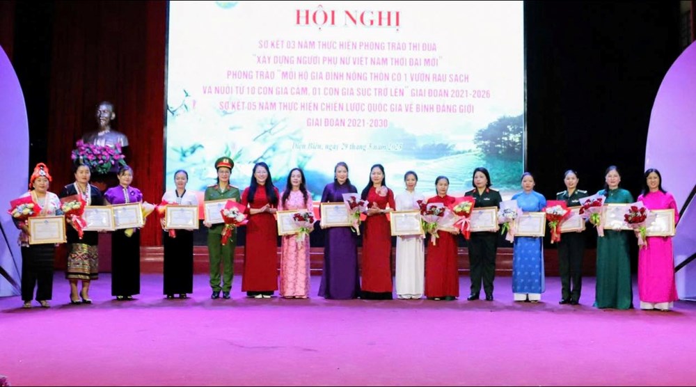 Biểu dương 29 tập thể, cá nhân nữ tiêu biểu trong các phong trào thi đua - ảnh 1
