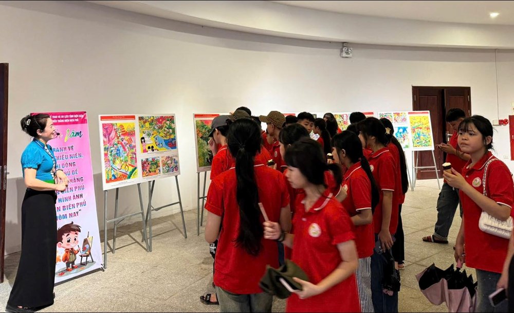 Triển lãm tranh thiếu niên, nhi đồng về Chiến thắng Điện Biên Phủ - ảnh 1