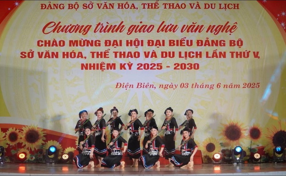 Điện Biên: Sôi nổi giao lưu văn nghệ hướng tới Đại hội Đảng các cấp - ảnh 6