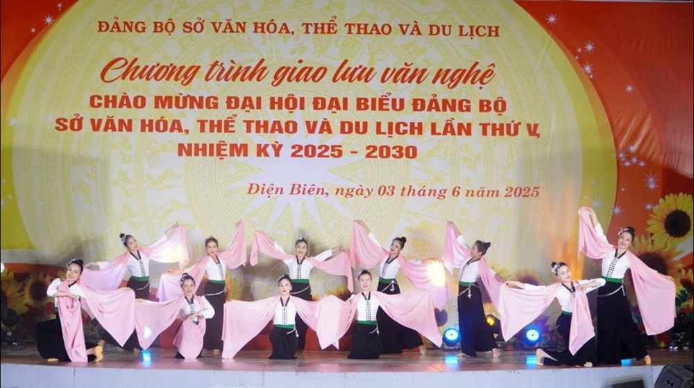 Điện Biên: Sôi nổi giao lưu văn nghệ hướng tới Đại hội Đảng các cấp - ảnh 2