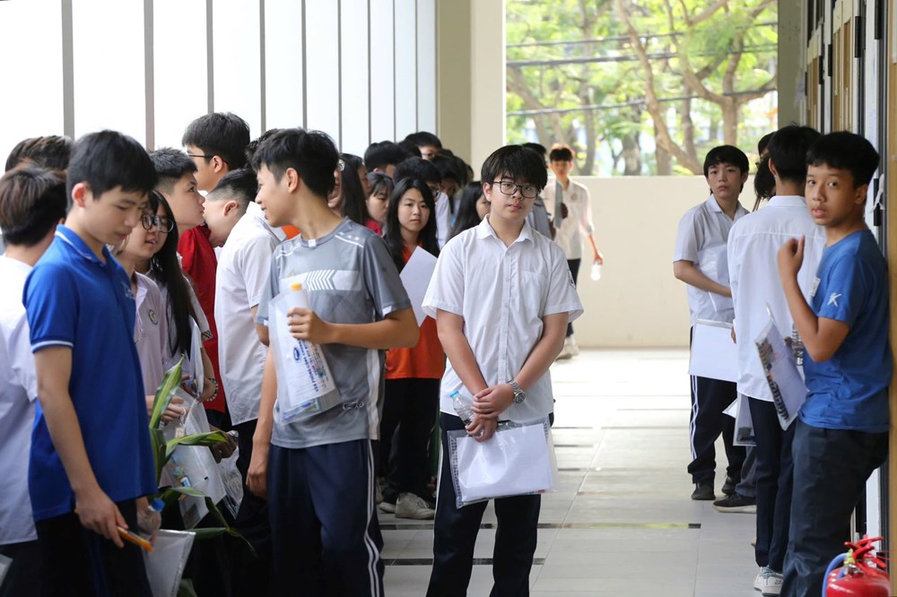 Gần 103.000 thí sinh Hà Nội bước vào môn thi đầu tiên - ảnh 8
